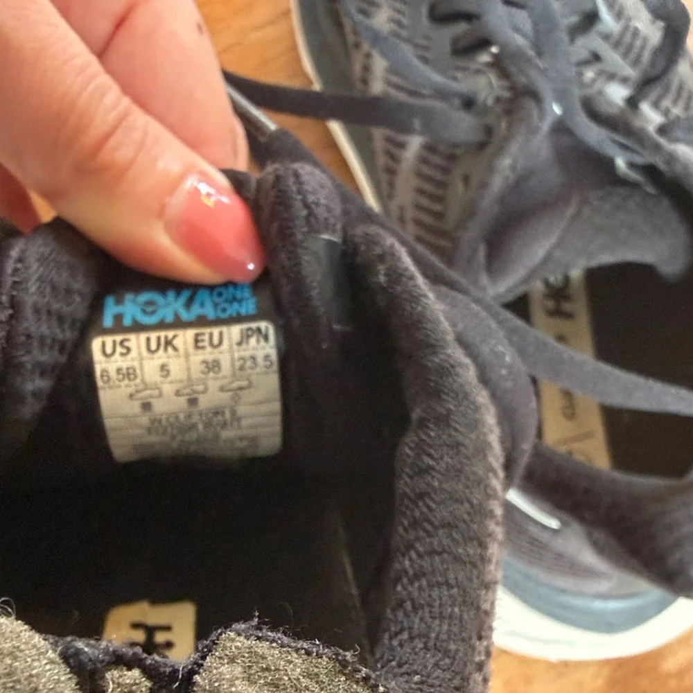 HOKA women’s Black Running Shoes - Lightweight Cushioning - Picture 4 of 4